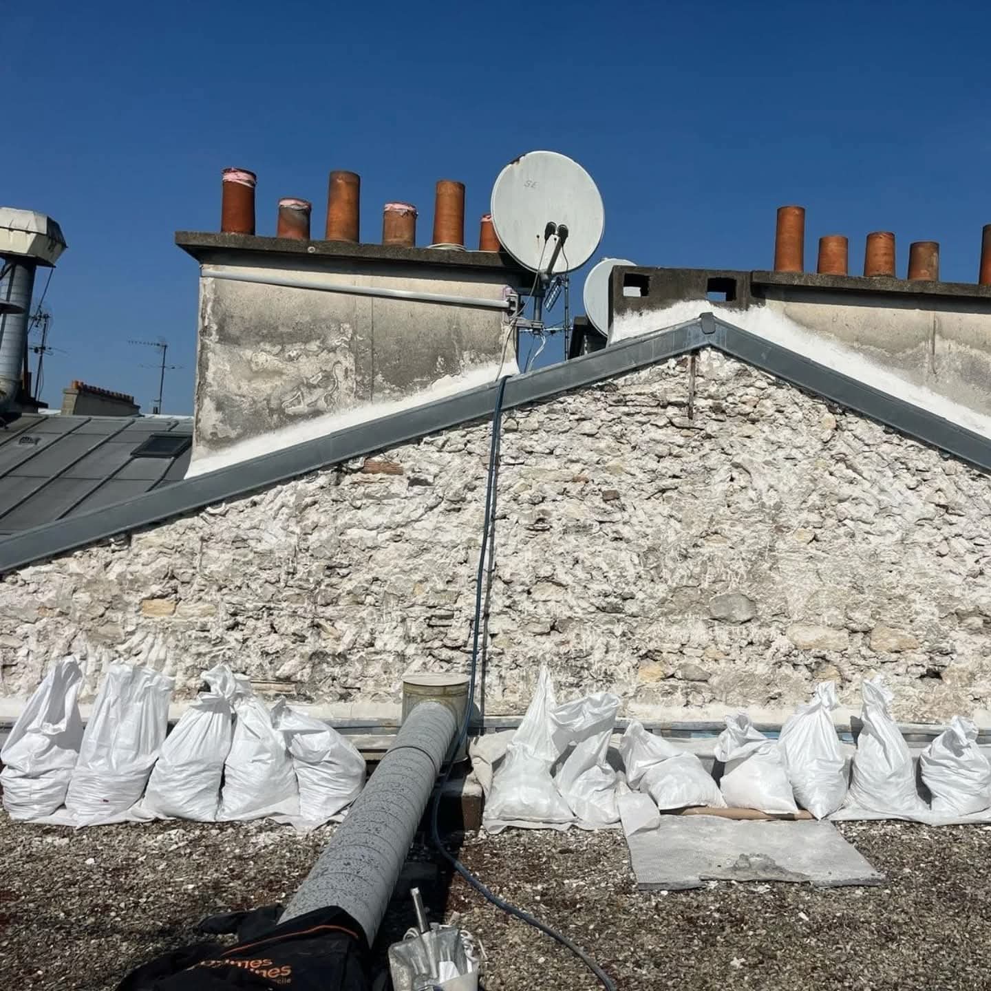 Avant - Acces difficile en cour interieure